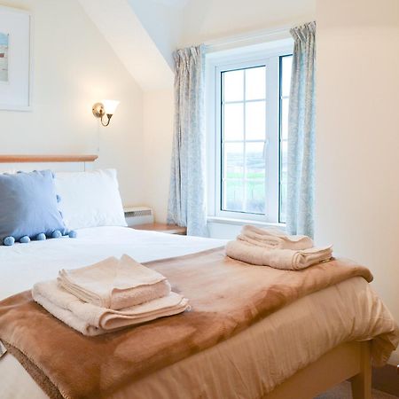 St Cadoc Cottage Saint Merryn Екстериор снимка