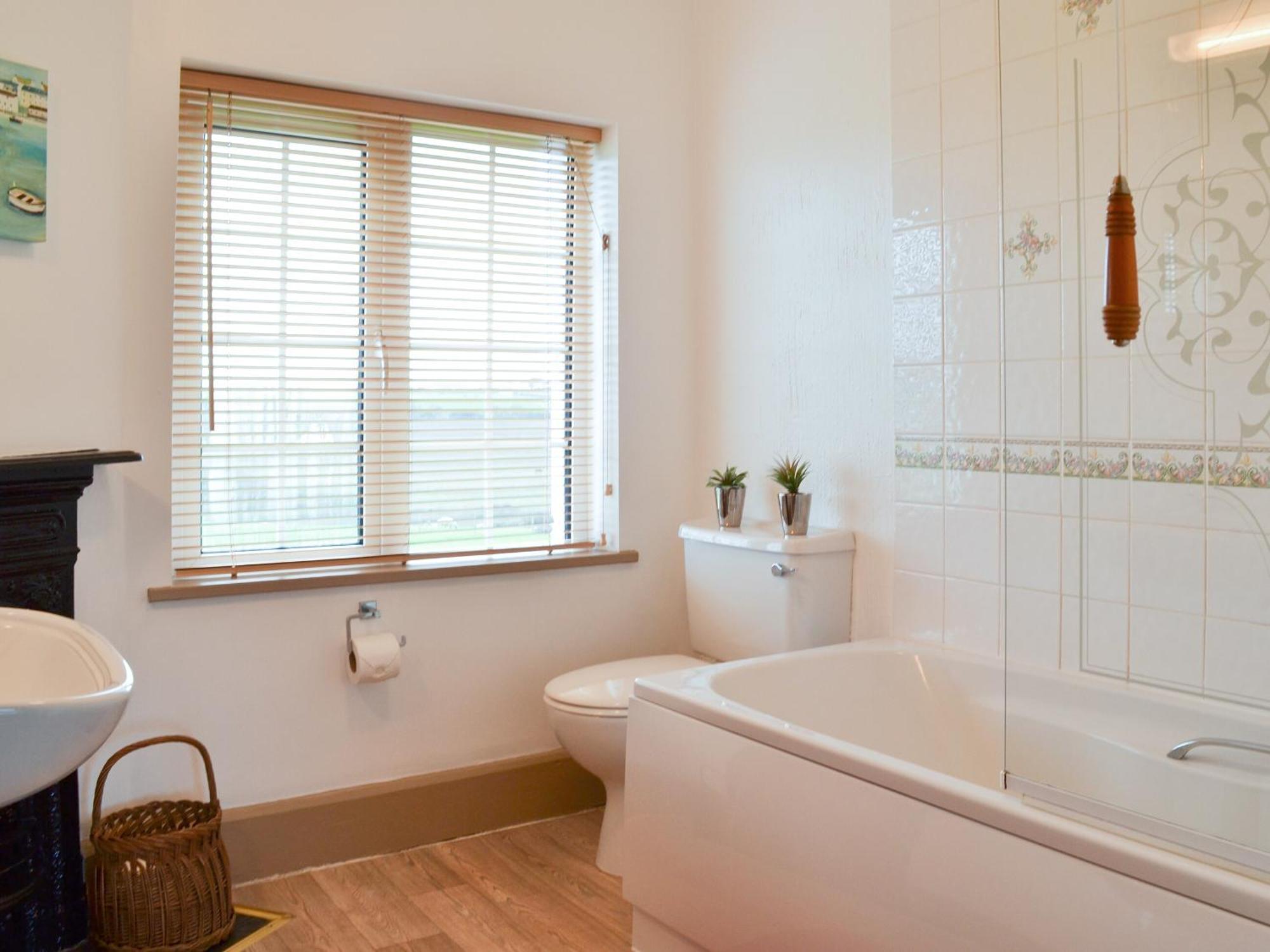 St Cadoc Cottage Saint Merryn Екстериор снимка