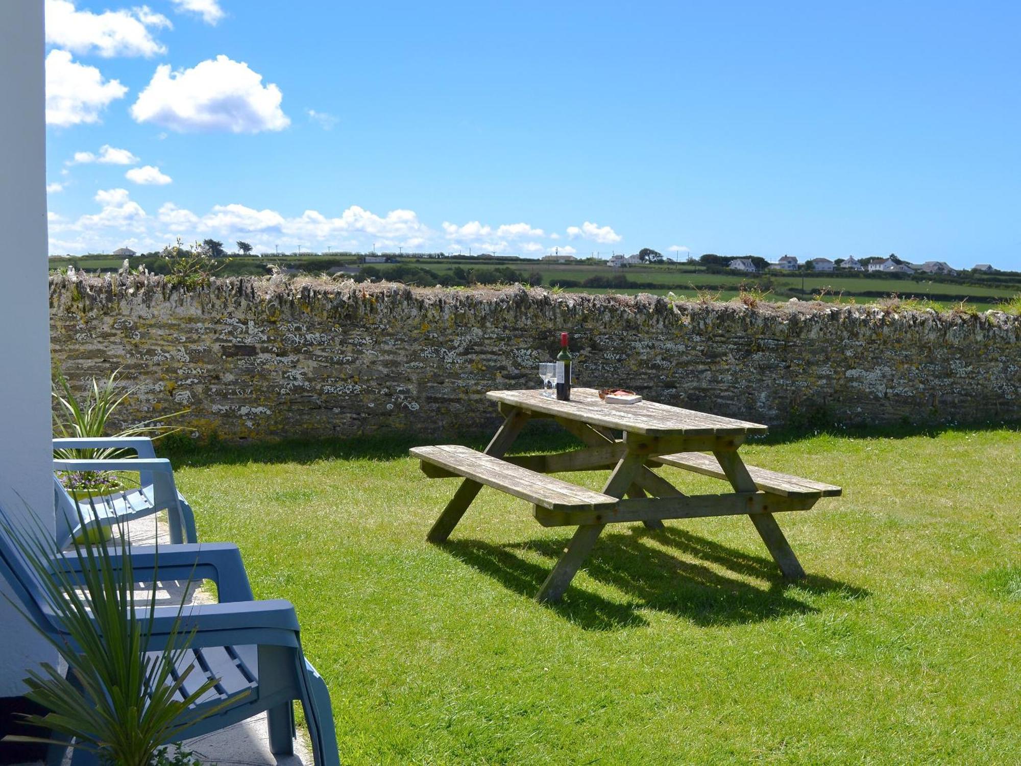 St Cadoc Cottage Saint Merryn Екстериор снимка